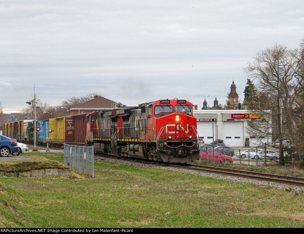 CN 2593 leads 402 near Belzile Street